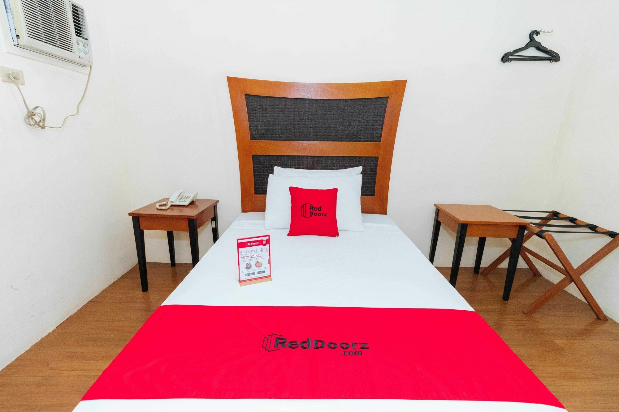 Reddoorz @ Amorsolo Makati San Pedro Makati Exterior foto