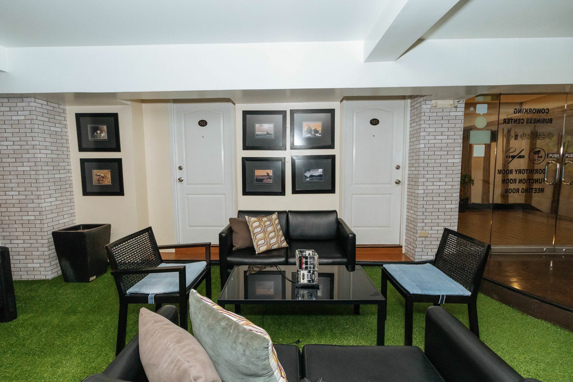 Reddoorz @ Amorsolo Makati San Pedro Makati Exterior foto