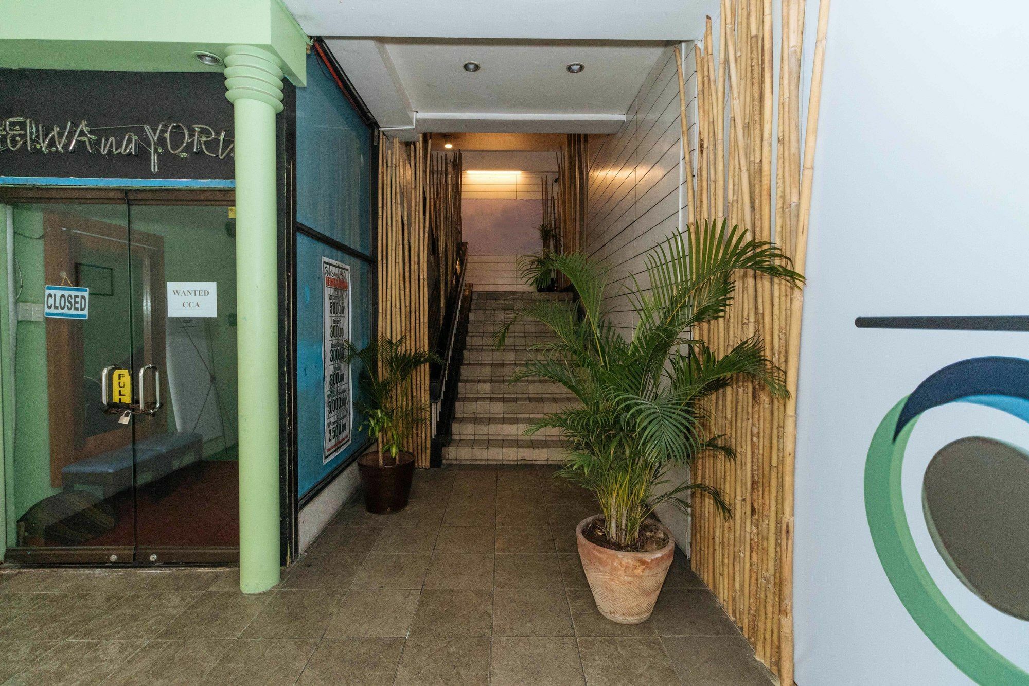 Reddoorz @ Amorsolo Makati San Pedro Makati Exterior foto