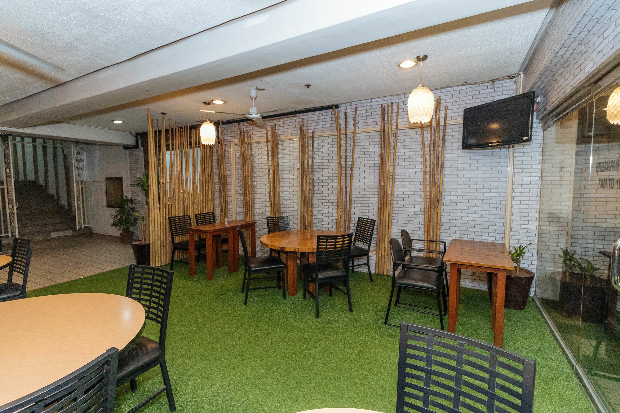 Reddoorz @ Amorsolo Makati San Pedro Makati Exterior foto